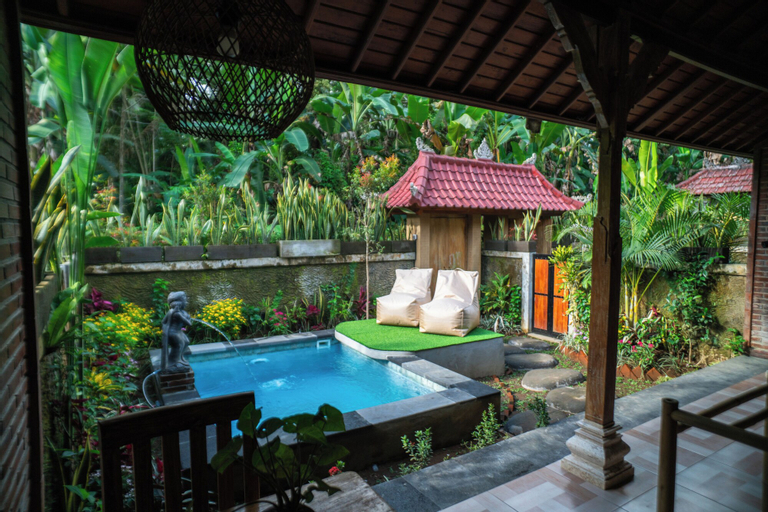 Swimming Pool 23