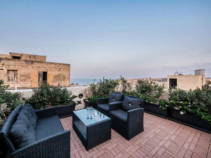 Balcony/terrace 3, Valletta Kursara Port View