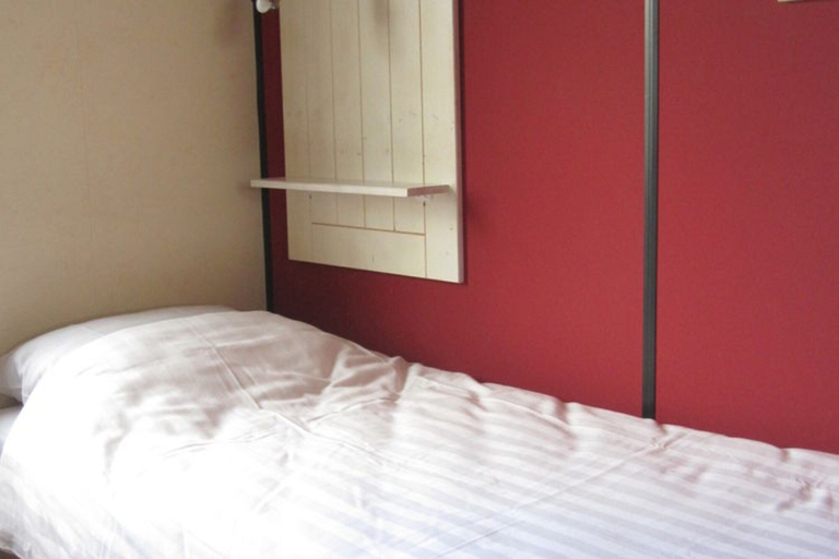 Room 2, Bungalow in Dunes With Nautical Charm, 's-Gravenzande