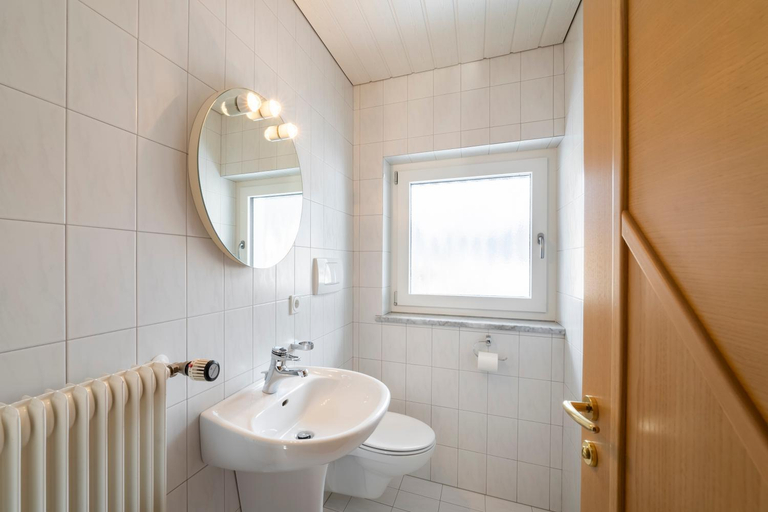Bathroom 3, Apartments Gasser, Bolzano