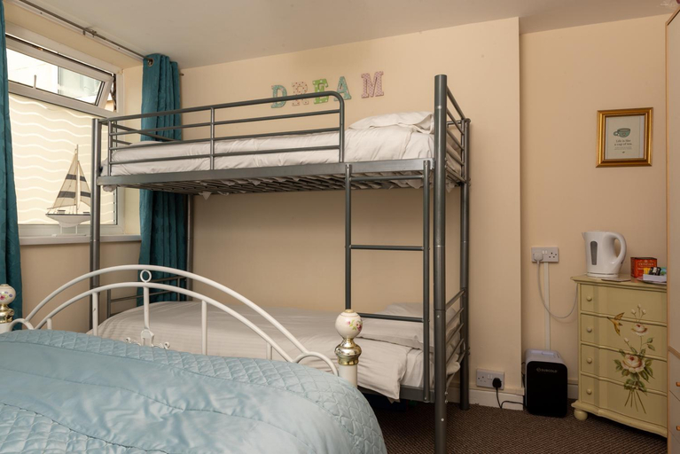 Others 5, The Hurstmere, Blackpool