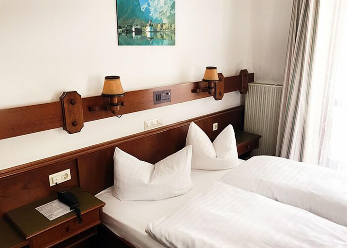 Bedroom 3, Hotel Vier Jahreszeiten Berchtesgaden, Berchtesgadener Land