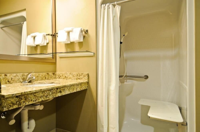 Bathroom 3, Best Western Plus Night Watchman Inn & Suites, Kiowa