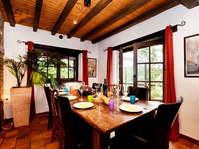 Food & Drinks 4, Holiday Home in Nonceveux With Swimming Pool, Liège