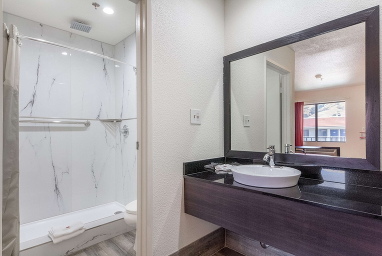 Bathroom 4, Motel 6 Fremont South, Alameda