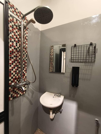 Bathroom 17
