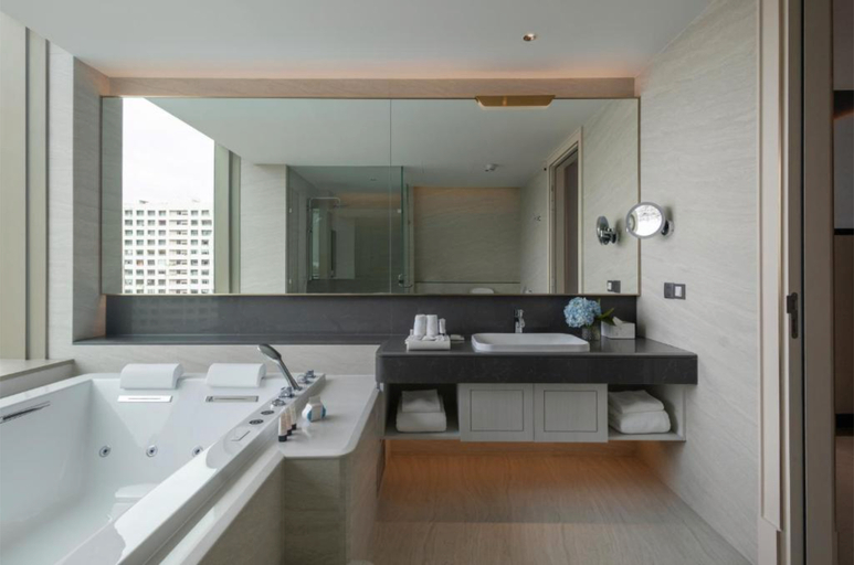 Bathroom 10