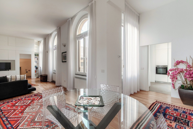 Room 4, Medel, Como