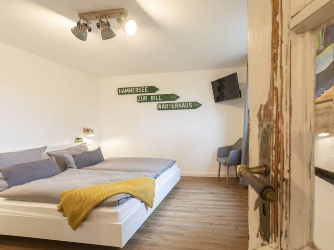 Room 4, De Seekobb -beachgoers, Aurich