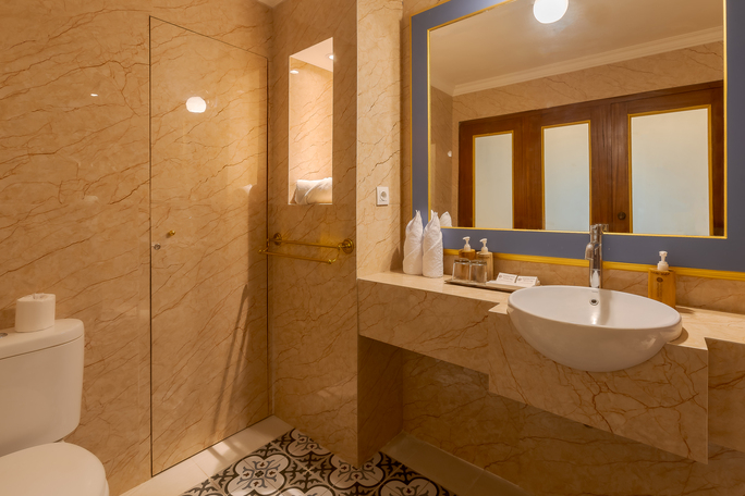 Bathroom 12