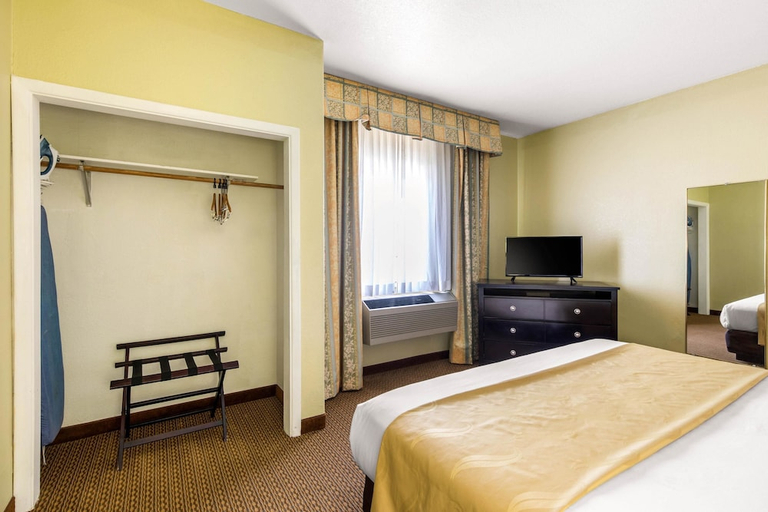 Bedroom 4, Quality Inn & Suites Gallup I-40 Exit 20, McKinley