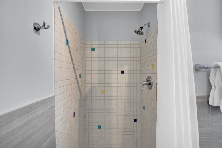 Bathroom 4, Seascape Resort & Marina, Monroe