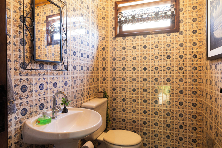 Bathroom, Natureza-piscina-lareira-Brazilan Corner, Aruja