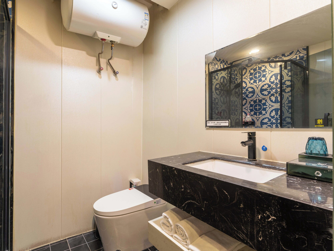 Bathroom 16