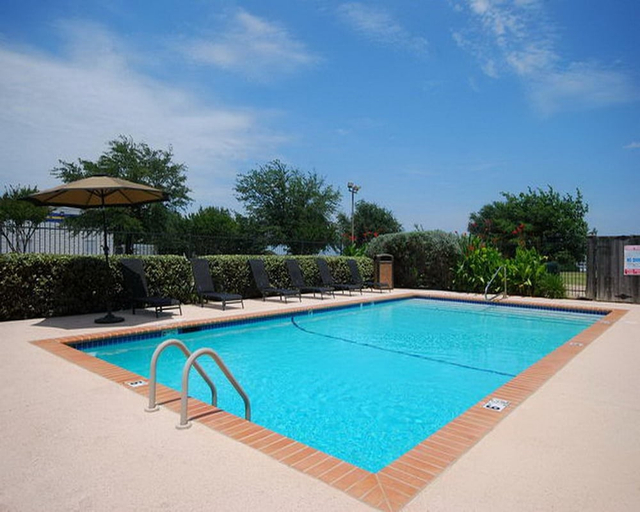 Sport & Beauty 5, Super 8 By Wyndham Grapevine Dfw Airport Northwest, Tarrant