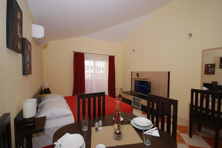 Others 4, Apartments Stepic, Okrug