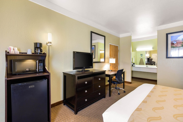 Bedroom 4, Quality Inn & Suites Gallup I-40 Exit 20, McKinley