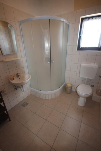 Bathroom 4, Apartments Njaco, Ražanac