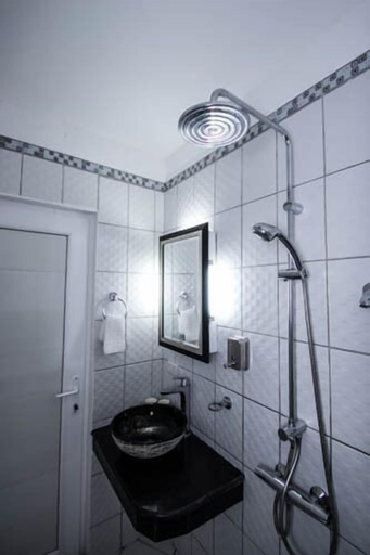 Bathroom 3, Green Monkey Resort, Malay