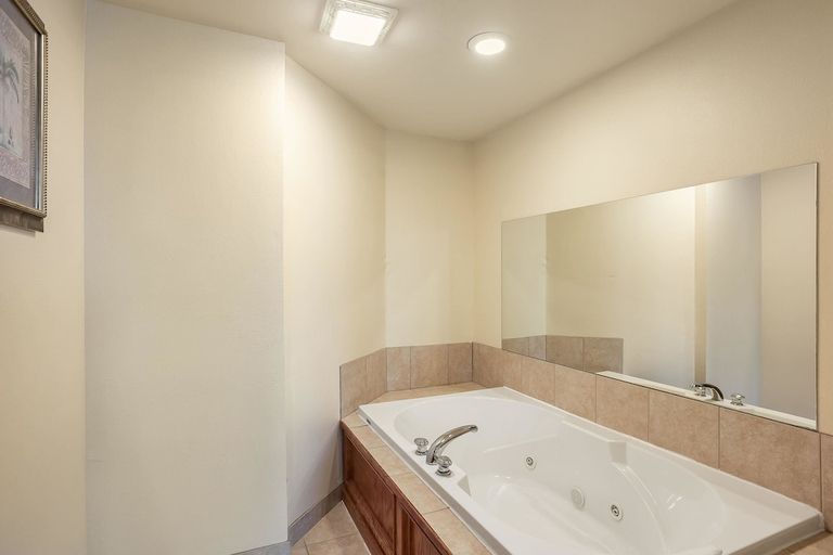 Bathroom 4, Quality Inn & Suites Hannibal West, Marion