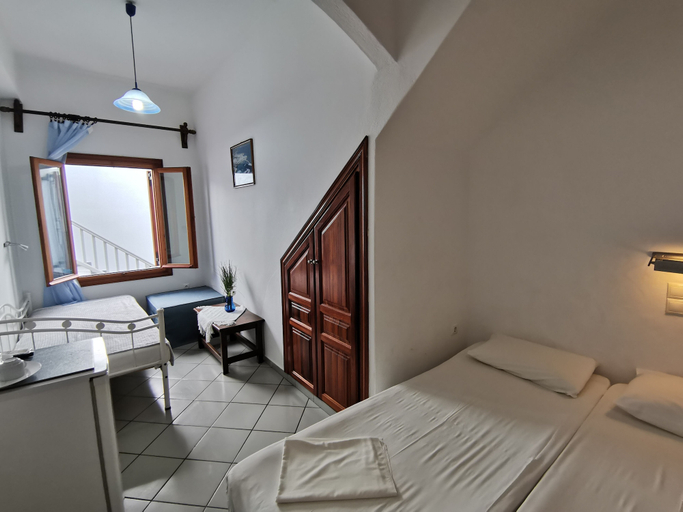 Bedroom 2, Maria Eleni Guesthouse, South Aegean