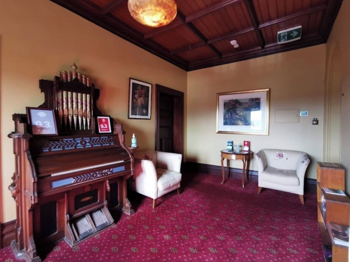 Others 3, The Manse, Hepburn - East
