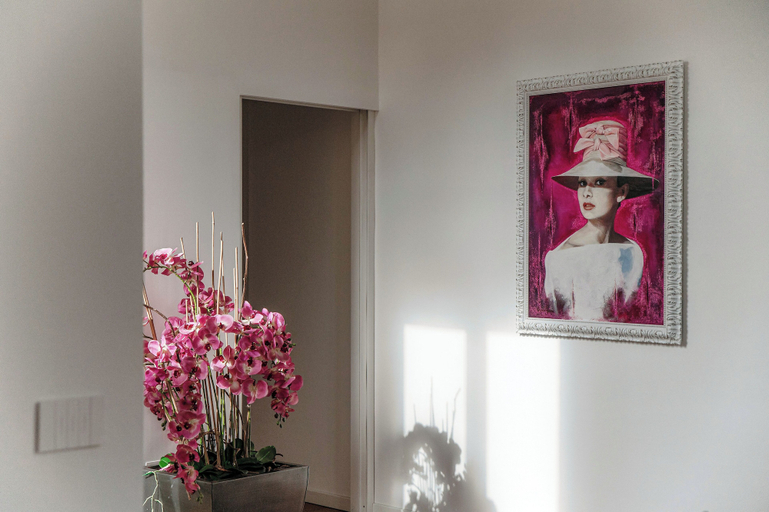 Room 2, Medel, Como