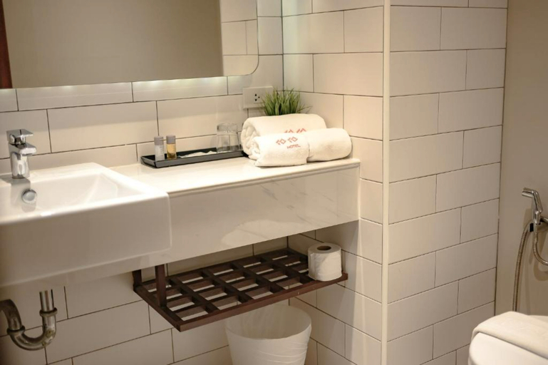 Bathroom 4