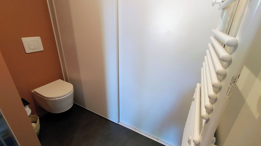 Bathroom 3, 16 Bis Gîte Hôtel Appartement, Tarn
