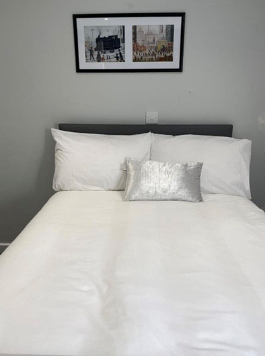 Bedroom 2, Brownlows Inn Rooms, Sefton