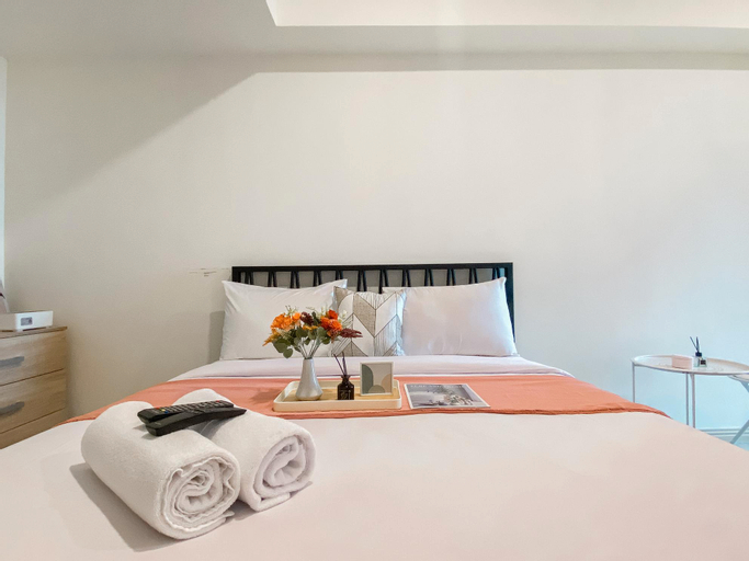 Comfortable and Enjoy Living Studio Meikarta Apartment By Travelio, Cikarang