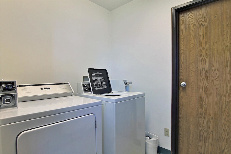 Others 5, Motel6 Gilman, IL, Iroquois