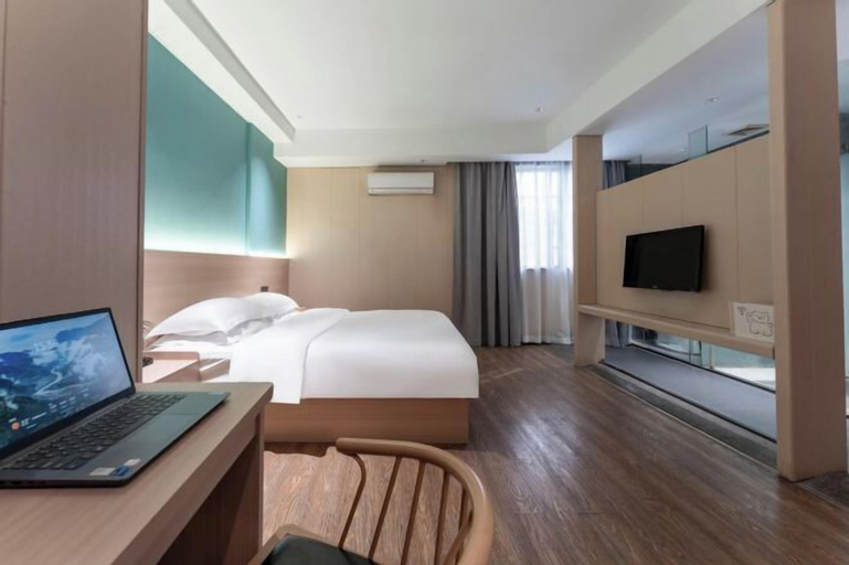 Bedroom 12