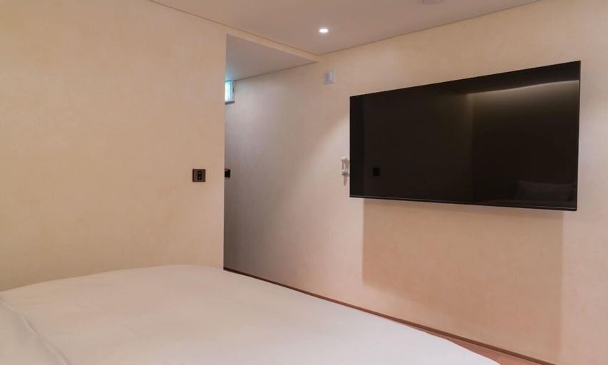 Bedroom 14