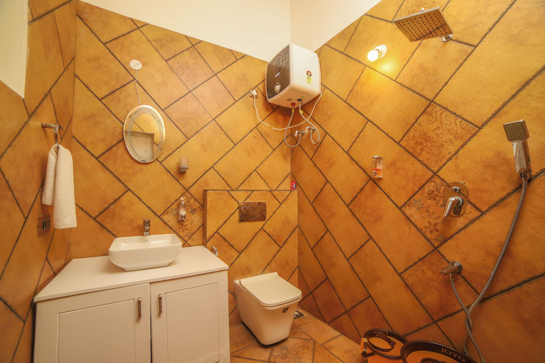 Bathroom 3, Rock Villa, The Nilgiris