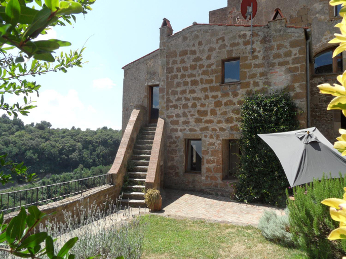 Others 5, Un giardino nel tufo, Grosseto