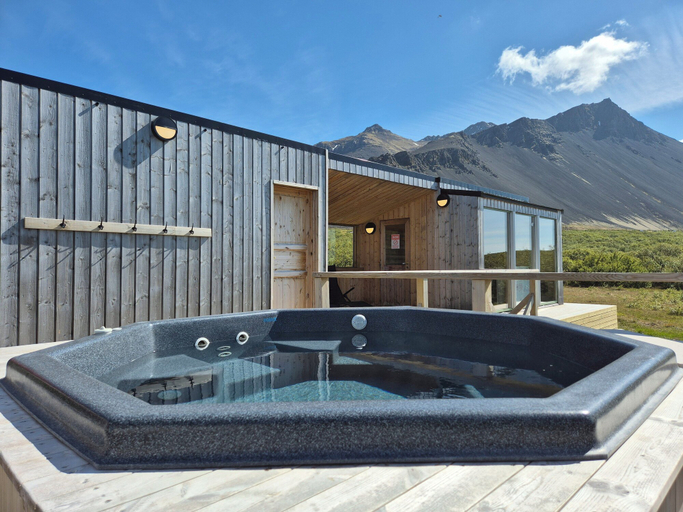 Sport & Beauty 4, Hótel Hafnarfjall, Leirár- og Melahreppur