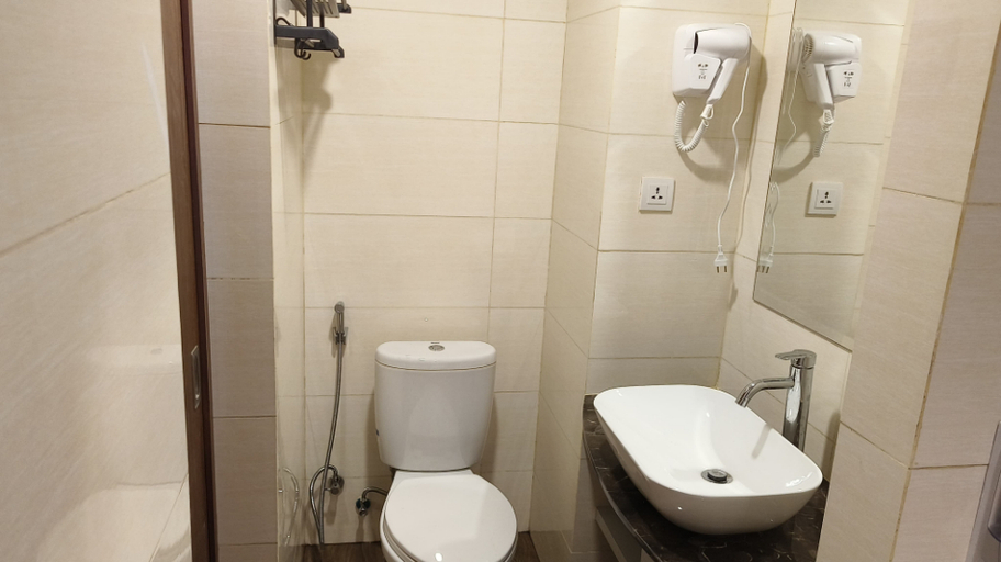 Bathroom 5, SleepRest @ Nagoya Thamrin City, Batam