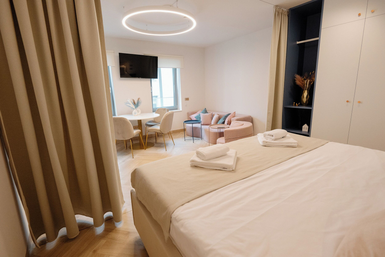 Bedroom 2, Boulevard Boutique B&B, Blaj