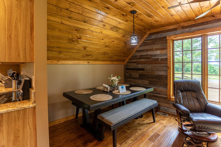 Others 4, Deerview Cottage at Eagles Nest, Avery