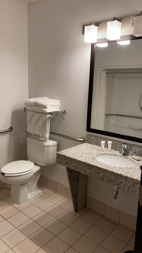 Bathroom 4, City Express By Marriott Gettysburg, Adams