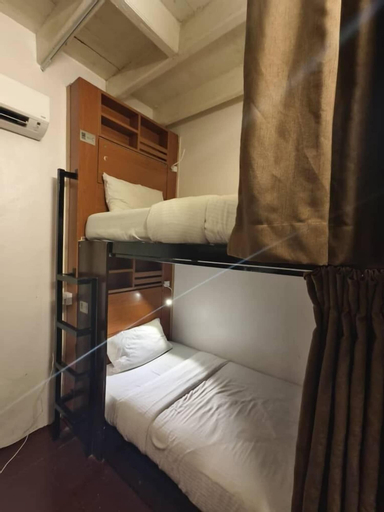 Bedroom 12