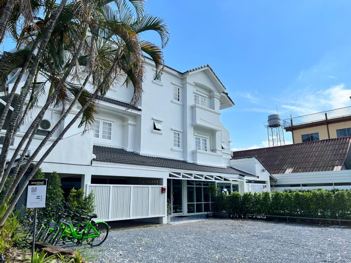 Exterior 5