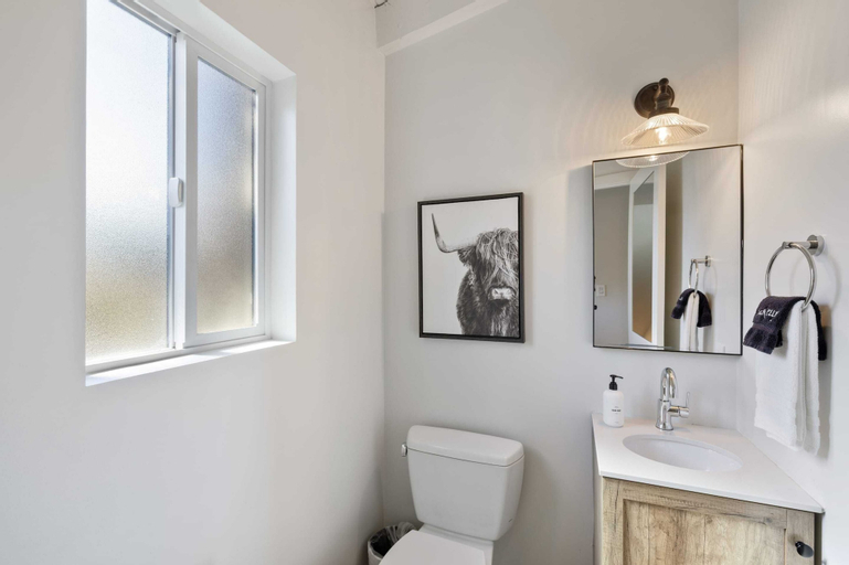 Bathroom 17