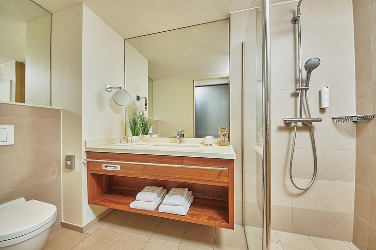 Bathroom 5, Hotel Hafenspeicher, Leer