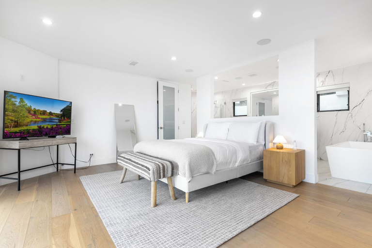 Bedroom 3, Hollywood Blvd, Los Angeles