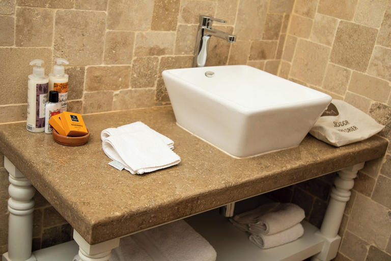 Bathroom 4, Atoq San Blas Hotel, Cusco