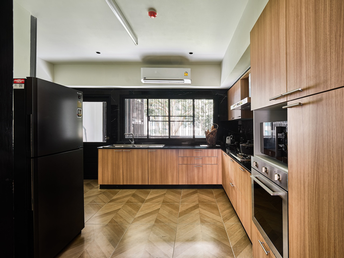 Dining Room 4