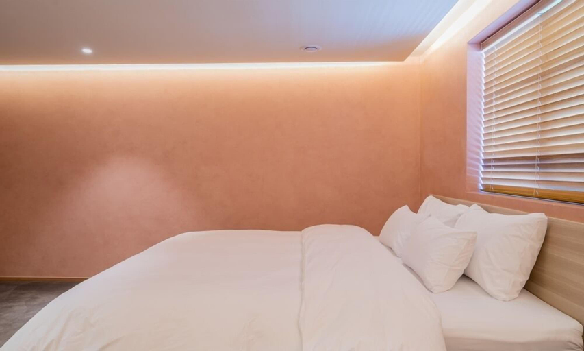 Bedroom 14
