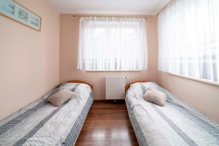 Others 3, Apartamenty Aplauz, Puck